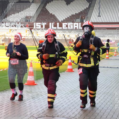 07.12.2025 - St. Pauli X-Mass-Run No. 15 Luisa Fischer http://msf.ph/oto/9383485 07.12.2025 10:53:13 Ziel 1305, 176, 262, 500, 504, 507, 510, 1305, 2673, 4797, 4859, 4882 meine-sportfotos.de