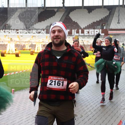 07.12.2025 - St. Pauli X-Mass-Run No. 15 Luisa Fischer http://msf.ph/oto/9383490 07.12.2025 11:26:18 Ziel 15, 2161, 051, 3050, 674, 678, 1079, 1334, 1339, 1344, 1356, 1379, 1388, 1593, 1672, 1673, 2055, 2088, 2145, 2161, 2166, 2198, 2255, 2265, 2498, 3050, 3051, 3068, 3070, 3094, 3290, 3296, 3301, 3607, 4654, 4825 meine-sportfotos.de