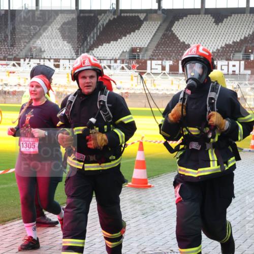 07.12.2025 - St. Pauli X-Mass-Run No. 15 Luisa Fischer http://msf.ph/oto/9383494 07.12.2025 10:53:14 Ziel 1305, 176, 262, 500, 504, 507, 510, 1305, 2673, 4797, 4859, 4882 meine-sportfotos.de