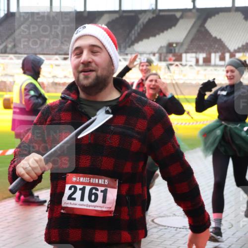 07.12.2025 - St. Pauli X-Mass-Run No. 15 Luisa Fischer http://msf.ph/oto/9383495 07.12.2025 11:26:18 Ziel 15, 2161, 3050, 674, 678, 1079, 1334, 1339, 1344, 1356, 1379, 1388, 1593, 1672, 1673, 2055, 2088, 2145, 2161, 2166, 2198, 2255, 2265, 2498, 3050, 3051, 3068, 3070, 3094, 3290, 3296, 3301, 3607, 4654, 4825 meine-sportfotos.de