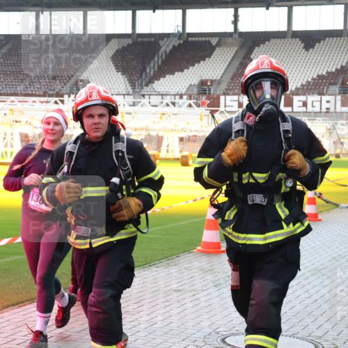07.12.2025 - St. Pauli X-Mass-Run No. 15 Luisa Fischer http://msf.ph/oto/9383497 07.12.2025 10:53:15 Ziel 130, 150, 176, 262, 500, 504, 507, 510, 1305, 1684, 2673, 4859, 4882 meine-sportfotos.de