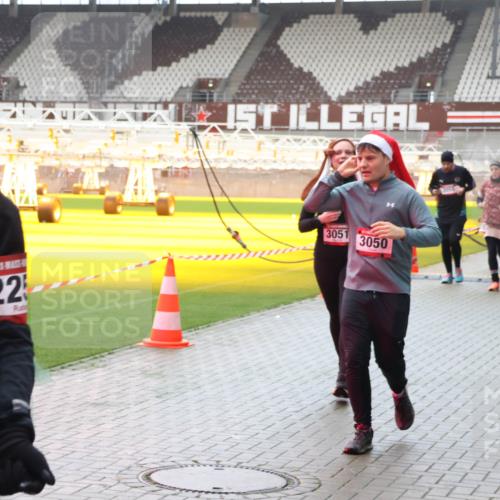 07.12.2025 - St. Pauli X-Mass-Run No. 15 Luisa Fischer http://msf.ph/oto/9383505 07.12.2025 11:26:19 Ziel 22, 3051, 3050, 674, 678, 1079, 1334, 1339, 1344, 1356, 1379, 1388, 1593, 1672, 1673, 2055, 2088, 2145, 2161, 2166, 2198, 2255, 2265, 2498, 2786, 3050, 3051, 3068, 3070, 3094, 3607, 4654, 4825 meine-sportfotos.de