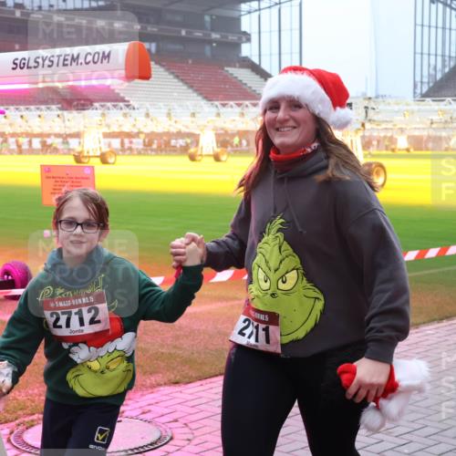 07.12.2025 - St. Pauli X-Mass-Run No. 15 Luisa Fischer http://msf.ph/oto/9383519 07.12.2025 10:13:43 Ziel 15, 2712, 211, 15, 1733, 80, 88, 938, 970, 1044, 1062, 1126, 1220, 1397, 1733, 2687, 2711, 2712, 2905, 3588, 3589, 4081, 4082, 4083, 4487, 4664 meine-sportfotos.de