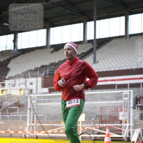 07.12.2025 - St. Pauli X-Mass-Run No. 15 Patografie http://msf.ph/oto/9383522 07.12.2025 10:24:54 Ziel 915, 974, 3152, 4078, 4079, 4091, 4092, 4135, 4177, 4431, 4474, 4496, 4497, 4513, 4514, 4530, 4846 meine-sportfotos.de