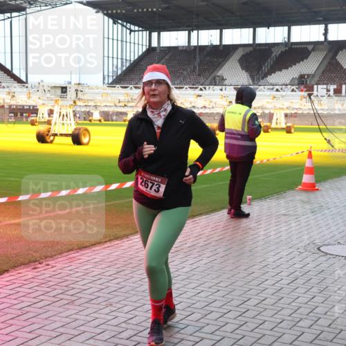 07.12.2025 - St. Pauli X-Mass-Run No. 15 Luisa Fischer http://msf.ph/oto/9383525 07.12.2025 10:53:30 Ziel 15, 2673, 500, 507, 176, 262, 500, 504, 507, 510, 546, 1305, 1684, 2673, 3128, 4859 meine-sportfotos.de
