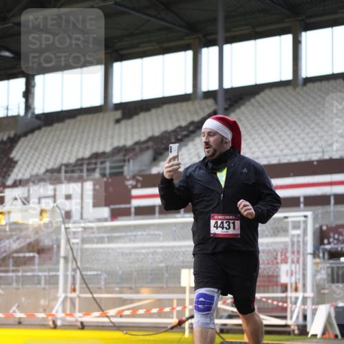 07.12.2025 - St. Pauli X-Mass-Run No. 15 Patografie http://msf.ph/oto/9383542 07.12.2025 10:24:56 Ziel 915, 974, 1012, 3152, 4078, 4091, 4092, 4177, 4431, 4474, 4496, 4497, 4513, 4514, 4530, 4846 meine-sportfotos.de