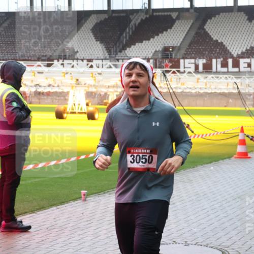 07.12.2025 - St. Pauli X-Mass-Run No. 15 Luisa Fischer http://msf.ph/oto/9383544 07.12.2025 11:26:21 Ziel 106, 3050, 2055, 3068, 674, 678, 1079, 1334, 1339, 1344, 1356, 1379, 1388, 1593, 1672, 1673, 2055, 2088, 2145, 2161, 2166, 2198, 2255, 2265, 2498, 2786, 2795, 3050, 3051, 3068, 3070, 3094, 3257, 3260, 3261, 3607, 4654, 4825 meine-sportfotos.de