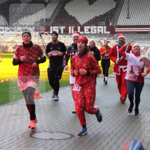 07.12.2025 - St. Pauli X-Mass-Run No. 15 Luisa Fischer http://msf.ph/oto/9383566 07.12.2025 11:26:24 Ziel 2055, 79, 673, 3070, 1593, 674, 678, 1079, 1334, 1339, 1344, 1345, 1356, 1379, 1388, 1593, 1672, 1673, 2055, 2059, 2063, 2066, 2088, 2145, 2161, 2166, 2198, 2255, 2265, 2498, 2786, 2795, 3050, 3051, 3068, 3070, 3094, 3257, 3258, 3260, 3261, 3607, 4654, 4825 meine-sportfotos.de