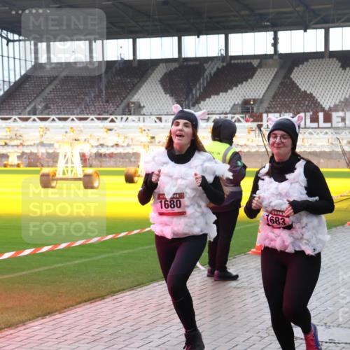 07.12.2025 - St. Pauli X-Mass-Run No. 15 Luisa Fischer http://msf.ph/oto/9383582 07.12.2025 10:53:57 Ziel 11, 5, 1680, 1683, 106, 500, 510, 546, 1478, 1679, 1680, 1681, 1682, 1683, 1684, 3128 meine-sportfotos.de