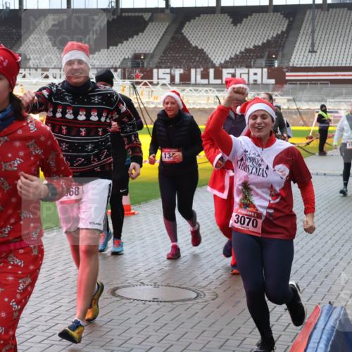 07.12.2025 - St. Pauli X-Mass-Run No. 15 Luisa Fischer http://msf.ph/oto/9383584 07.12.2025 11:26:26 Ziel 15, 1673, 68, 13, 3070, 159, 610, 624, 674, 678, 1079, 1334, 1339, 1344, 1345, 1356, 1379, 1388, 1498, 1501, 1593, 1672, 1673, 2055, 2059, 2063, 2066, 2069, 2074, 2088, 2124, 2145, 2161, 2166, 2198, 2255, 2260, 2265, 2498, 2637, 2786, 2795, 3050, 3051, 3068, 3070, 3094, 3217, 3257, 3258, 3260, 3261, 3607, 4654, 4825 meine-sportfotos.de
