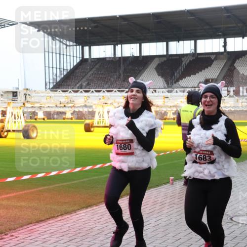 07.12.2025 - St. Pauli X-Mass-Run No. 15 Luisa Fischer http://msf.ph/oto/9383585 07.12.2025 10:53:57 Ziel 15, 1680, 15, 1683, 106, 500, 510, 546, 1478, 1679, 1680, 1681, 1682, 1683, 1684, 3128 meine-sportfotos.de