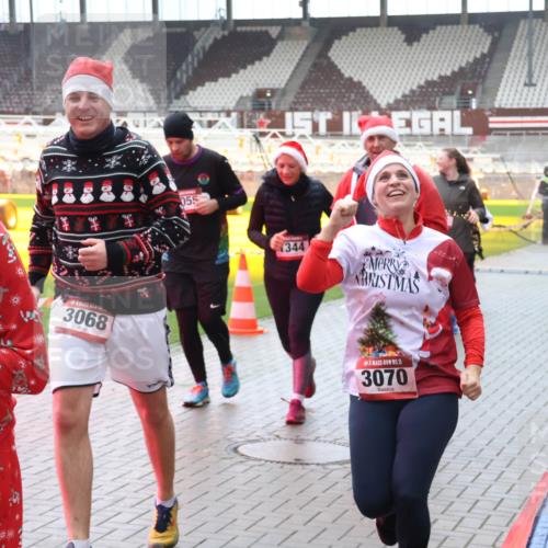 07.12.2025 - St. Pauli X-Mass-Run No. 15 Luisa Fischer http://msf.ph/oto/9383588 07.12.2025 11:26:26 Ziel 15, 73, 3068, 055, 344, 15, 3070, 610, 624, 674, 678, 1079, 1334, 1339, 1344, 1345, 1356, 1379, 1388, 1498, 1501, 1593, 1672, 1673, 2055, 2059, 2063, 2066, 2069, 2074, 2088, 2124, 2145, 2161, 2166, 2198, 2255, 2260, 2265, 2498, 2637, 2786, 2795, 3050, 3051, 3068, 3070, 3094, 3217, 3257, 3258, 3260, 3261, 3607, 4654, 4825 meine-sportfotos.de