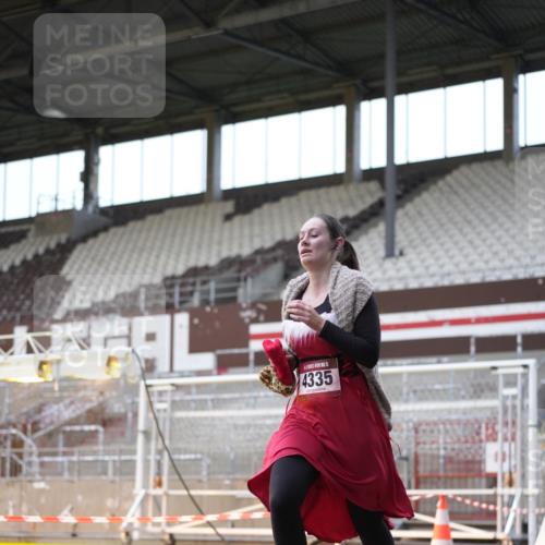 07.12.2025 - St. Pauli X-Mass-Run No. 15 Patografie http://msf.ph/oto/9383594 07.12.2025 10:25:05 Ziel 1012, 1977, 1987, 1995, 3962, 4335, 4431, 4474, 4513, 4514, 4846 meine-sportfotos.de