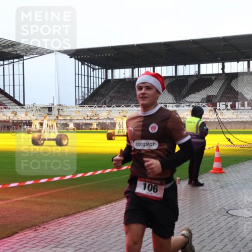 07.12.2025 - St. Pauli X-Mass-Run No. 15 Luisa Fischer http://msf.ph/oto/9383600 07.12.2025 10:53:59 Ziel 106, 1, 3128, 1682, 106, 546, 1478, 1679, 1680, 1681, 1682, 1683, 1684, 3128 meine-sportfotos.de