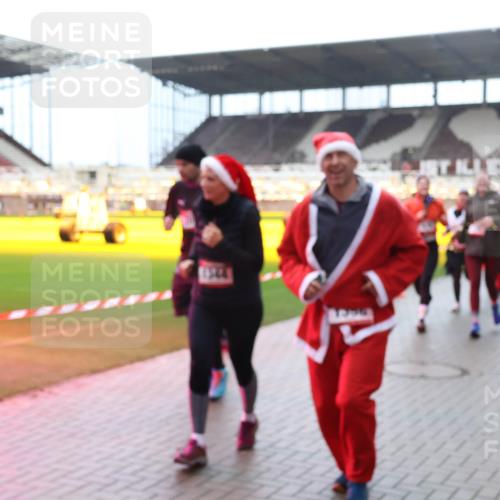 07.12.2025 - St. Pauli X-Mass-Run No. 15 Luisa Fischer http://msf.ph/oto/9383604 07.12.2025 11:26:28 Ziel 1390, 610, 624, 674, 678, 1079, 1334, 1339, 1344, 1345, 1356, 1379, 1388, 1498, 1501, 1593, 1632, 1672, 1673, 2055, 2059, 2063, 2066, 2069, 2074, 2088, 2124, 2145, 2161, 2166, 2198, 2255, 2257, 2260, 2265, 2498, 2637, 2786, 2795, 3050, 3051, 3068, 3070, 3094, 3217, 3257, 3258, 3260, 3261, 3607, 4654, 4825 meine-sportfotos.de