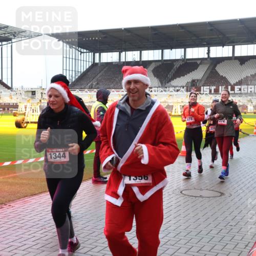 07.12.2025 - St. Pauli X-Mass-Run No. 15 Luisa Fischer http://msf.ph/oto/9383606 07.12.2025 11:26:28 Ziel 1344, 1556, 226, 674, 1593, 610, 624, 674, 678, 1079, 1334, 1339, 1344, 1345, 1356, 1379, 1388, 1498, 1501, 1593, 1632, 1672, 1673, 2055, 2059, 2063, 2066, 2069, 2074, 2088, 2124, 2145, 2161, 2166, 2198, 2255, 2257, 2260, 2265, 2498, 2637, 2786, 2795, 3050, 3051, 3068, 3070, 3094, 3217, 3257, 3258, 3260, 3261, 3607, 4654, 4825 meine-sportfotos.de