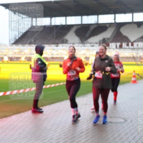 07.12.2025 - St. Pauli X-Mass-Run No. 15 Luisa Fischer http://msf.ph/oto/9383613 07.12.2025 11:26:29 Ziel 610, 624, 674, 678, 1079, 1334, 1339, 1344, 1345, 1356, 1379, 1388, 1498, 1501, 1593, 1632, 1672, 1673, 2055, 2059, 2063, 2066, 2069, 2074, 2088, 2124, 2145, 2161, 2166, 2198, 2255, 2257, 2260, 2265, 2498, 2637, 2786, 2795, 3050, 3051, 3068, 3070, 3094, 3217, 3257, 3258, 3260, 3261, 3607, 4654, 4825 meine-sportfotos.de
