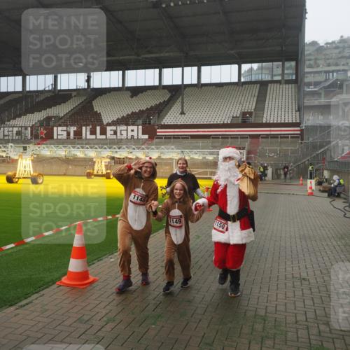 07.12.2025 - St. Pauli X-Mass-Run No. 15 Fabian Wolf http://msf.ph/oto/9383622 07.12.2025 10:11:04 Ziel 57, 979, 983, 1148, 1149, 1150, 1426, 1929, 1935, 2530 meine-sportfotos.de