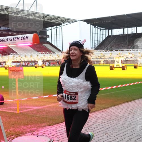 07.12.2025 - St. Pauli X-Mass-Run No. 15 Luisa Fischer http://msf.ph/oto/9383627 07.12.2025 10:54:05 Ziel 5, 1682, 106, 546, 1478, 1679, 1680, 1681, 1682, 1683, 3128 meine-sportfotos.de