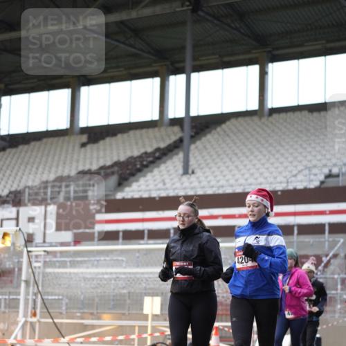 07.12.2025 - St. Pauli X-Mass-Run No. 15 Patografie http://msf.ph/oto/9383657 07.12.2025 10:25:13 Ziel 1012, 1247, 1631, 1977, 1987, 1995, 2029, 3962, 4118, 4119, 4121, 4201, 4204, 4284, 4335, 4445, 4482, 4485 meine-sportfotos.de