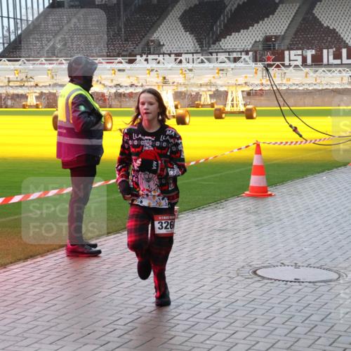 07.12.2025 - St. Pauli X-Mass-Run No. 15 Luisa Fischer http://msf.ph/oto/9383662 07.12.2025 11:26:39 Ziel 326, 610, 624, 674, 678, 1079, 1344, 1345, 1356, 1498, 1501, 1593, 1632, 1673, 2055, 2059, 2063, 2066, 2069, 2074, 2088, 2124, 2145, 2161, 2166, 2198, 2255, 2257, 2260, 2265, 2637, 2786, 2795, 3050, 3051, 3068, 3070, 3094, 3217, 3257, 3258, 3260, 3261, 3607 meine-sportfotos.de