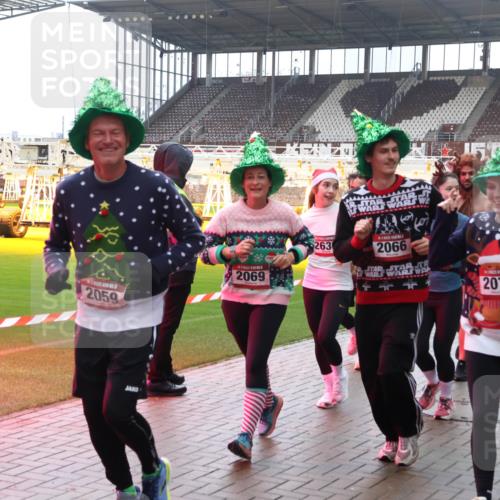 07.12.2025 - St. Pauli X-Mass-Run No. 15 Luisa Fischer http://msf.ph/oto/9383682 07.12.2025 11:26:53 Ziel 2059, 2069, 263, 2066, 5, 1498, 2074, 205, 209, 610, 624, 674, 678, 1344, 1345, 1356, 1498, 1501, 1632, 2024, 2026, 2059, 2063, 2066, 2069, 2074, 2088, 2124, 2145, 2161, 2166, 2176, 2198, 2234, 2236, 2237, 2240, 2255, 2257, 2260, 2265, 2637, 2748, 2749, 2786, 2795, 2813, 2942, 3068, 3070, 3094, 3217, 3257, 3258, 3260, 3261, 3607, 4884 meine-sportfotos.de
