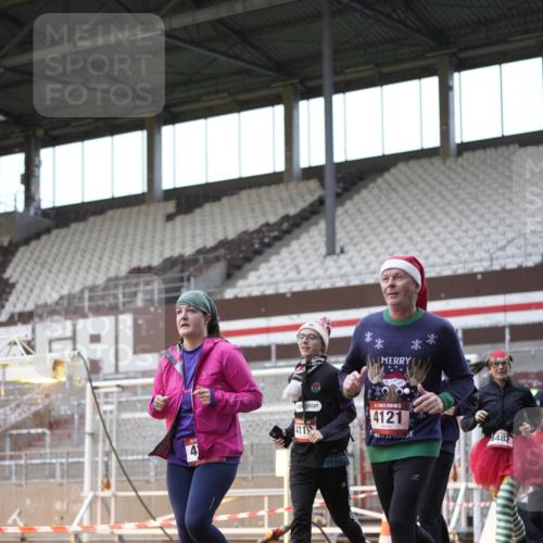 07.12.2025 - St. Pauli X-Mass-Run No. 15 Patografie http://msf.ph/oto/9383683 07.12.2025 10:25:15 Ziel 1012, 1247, 1631, 1977, 1987, 1995, 2029, 3962, 4118, 4119, 4121, 4201, 4204, 4284, 4335, 4445, 4482, 4485 meine-sportfotos.de