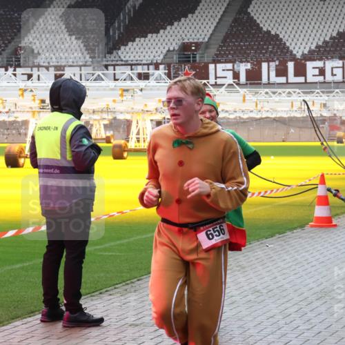 07.12.2025 - St. Pauli X-Mass-Run No. 15 Luisa Fischer http://msf.ph/oto/9383700 07.12.2025 10:55:00 Ziel 656, 656, 692, 1177, 1489, 2286, 2328, 2358, 2360, 2832, 3391, 3437 meine-sportfotos.de