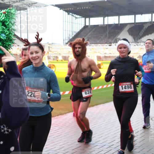 07.12.2025 - St. Pauli X-Mass-Run No. 15 Luisa Fischer http://msf.ph/oto/9383701 07.12.2025 11:26:55 Ziel 15, 2074, 22, 624, 1498, 1632, 15, 1501, 205, 209, 610, 624, 674, 678, 1344, 1345, 1356, 1498, 1501, 1632, 2024, 2026, 2059, 2063, 2066, 2069, 2074, 2088, 2124, 2145, 2161, 2166, 2175, 2176, 2198, 2234, 2236, 2237, 2240, 2255, 2257, 2260, 2265, 2637, 2748, 2749, 2786, 2795, 2813, 2942, 3094, 3217, 3257, 3258, 3260, 3261, 3607, 4884 meine-sportfotos.de
