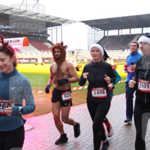 07.12.2025 - St. Pauli X-Mass-Run No. 15 Luisa Fischer http://msf.ph/oto/9383705 07.12.2025 11:26:56 Ziel 226, 624, 1498, 1501, 205, 209, 610, 624, 674, 1345, 1498, 1501, 1632, 2024, 2026, 2059, 2063, 2066, 2069, 2074, 2088, 2124, 2145, 2161, 2166, 2175, 2176, 2198, 2234, 2236, 2237, 2240, 2255, 2257, 2260, 2265, 2637, 2748, 2749, 2786, 2795, 2813, 2942, 3094, 3217, 3257, 3258, 3260, 3261, 3607, 4884 meine-sportfotos.de