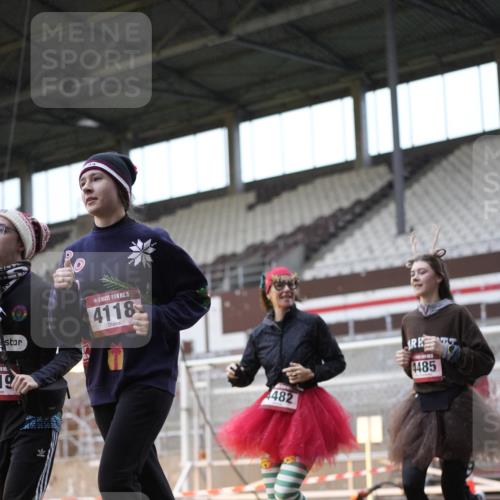 07.12.2025 - St. Pauli X-Mass-Run No. 15 Patografie http://msf.ph/oto/9383706 07.12.2025 10:25:16 Ziel 1012, 1247, 1631, 1977, 1987, 1995, 2029, 3962, 4118, 4119, 4121, 4201, 4204, 4284, 4335, 4445, 4482, 4485 meine-sportfotos.de