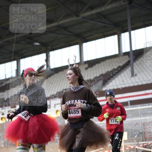 07.12.2025 - St. Pauli X-Mass-Run No. 15 Patografie http://msf.ph/oto/9383712 07.12.2025 10:25:16 Ziel 1012, 1247, 1631, 1977, 1987, 1995, 2029, 3962, 4118, 4119, 4121, 4201, 4204, 4284, 4335, 4445, 4482, 4485 meine-sportfotos.de