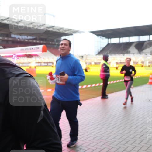 07.12.2025 - St. Pauli X-Mass-Run No. 15 Luisa Fischer http://msf.ph/oto/9383719 07.12.2025 11:26:58 Ziel 205, 209, 610, 624, 1345, 1498, 1501, 1632, 2024, 2026, 2059, 2063, 2066, 2069, 2074, 2088, 2124, 2175, 2176, 2234, 2236, 2237, 2240, 2257, 2260, 2637, 2748, 2749, 2786, 2795, 2813, 2942, 2972, 2979, 3094, 3217, 3257, 3258, 3260, 3261, 3607, 4884 meine-sportfotos.de