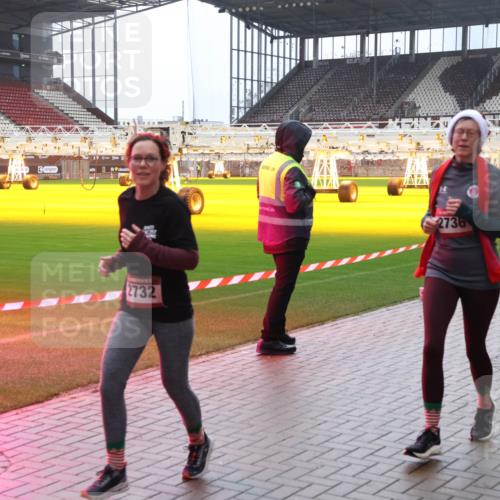 07.12.2025 - St. Pauli X-Mass-Run No. 15 Luisa Fischer http://msf.ph/oto/9383728 07.12.2025 11:26:59 Ziel 2732, 2736, 2746, 205, 209, 610, 624, 1345, 1498, 1501, 1632, 2024, 2026, 2059, 2063, 2066, 2069, 2074, 2088, 2124, 2175, 2176, 2234, 2236, 2237, 2240, 2257, 2260, 2637, 2748, 2749, 2786, 2795, 2813, 2942, 2972, 2979, 3094, 3217, 3257, 3258, 3260, 3261, 3607, 4884 meine-sportfotos.de