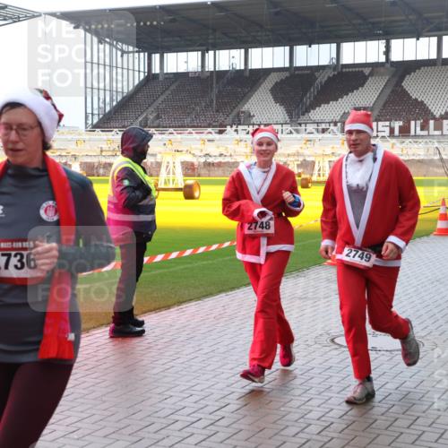 07.12.2025 - St. Pauli X-Mass-Run No. 15 Luisa Fischer http://msf.ph/oto/9383735 07.12.2025 11:27:00 Ziel 151, 2736, 2748, 2749, 2813, 205, 209, 610, 624, 1345, 1498, 1501, 1632, 2024, 2026, 2059, 2063, 2066, 2069, 2074, 2124, 2175, 2176, 2234, 2236, 2237, 2240, 2257, 2260, 2637, 2748, 2749, 2786, 2789, 2795, 2813, 2942, 2972, 2979, 3094, 3217, 3257, 3258, 3260, 3261, 3607, 4884 meine-sportfotos.de