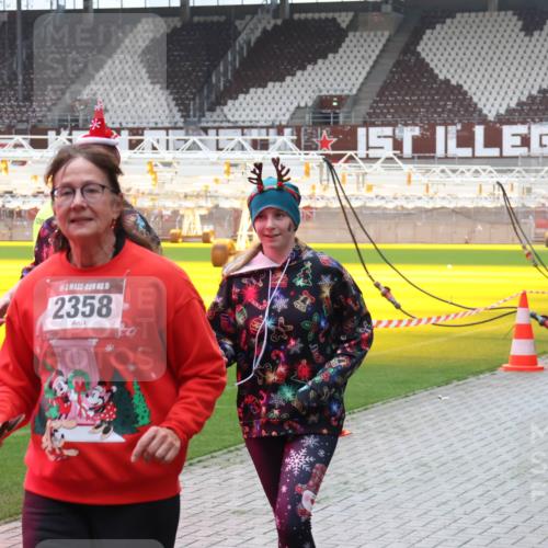 07.12.2025 - St. Pauli X-Mass-Run No. 15 Luisa Fischer http://msf.ph/oto/9383751 07.12.2025 10:55:05 Ziel 15, 2358, 2328, 656, 692, 1177, 1393, 1489, 2286, 2328, 2358, 2360, 2832, 3391, 3437 meine-sportfotos.de