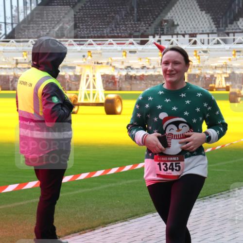07.12.2025 - St. Pauli X-Mass-Run No. 15 Luisa Fischer http://msf.ph/oto/9383778 07.12.2025 11:27:05 Ziel 15, 1345, 205, 209, 610, 624, 1080, 1345, 1498, 1501, 1632, 2024, 2026, 2059, 2063, 2066, 2069, 2072, 2074, 2124, 2175, 2176, 2234, 2236, 2237, 2240, 2257, 2260, 2637, 2748, 2749, 2786, 2789, 2790, 2795, 2813, 2942, 2972, 2979, 3217, 3257, 3258, 3260, 3261, 3607, 4884 meine-sportfotos.de
