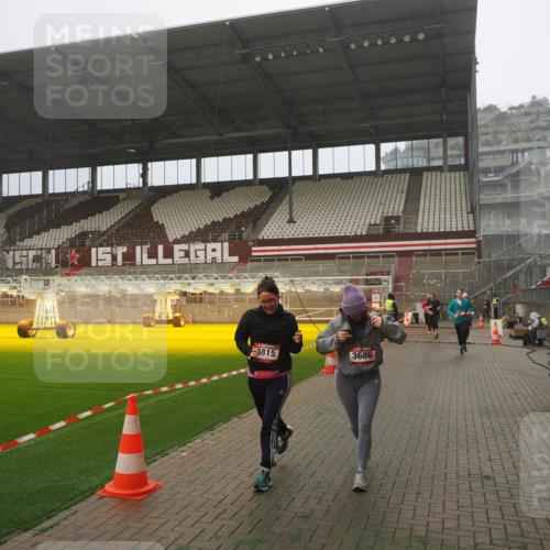 07.12.2025 - St. Pauli X-Mass-Run No. 15 Fabian Wolf http://msf.ph/oto/9383788 07.12.2025 10:11:17 Ziel 1969, 3354, 3815, 4499, 4525, 4661 meine-sportfotos.de