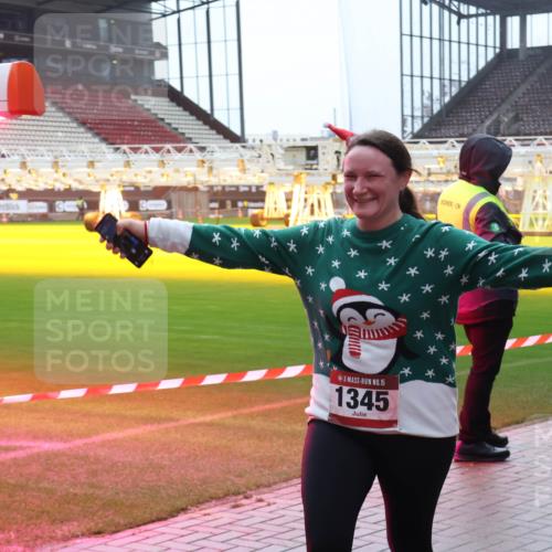 07.12.2025 - St. Pauli X-Mass-Run No. 15 Luisa Fischer http://msf.ph/oto/9383791 07.12.2025 11:27:06 Ziel 15, 1345, 205, 209, 610, 624, 1080, 1345, 1498, 1501, 1632, 2024, 2026, 2059, 2063, 2066, 2069, 2072, 2074, 2124, 2175, 2176, 2234, 2236, 2237, 2240, 2257, 2260, 2637, 2748, 2749, 2786, 2789, 2790, 2795, 2813, 2942, 2972, 2979, 3217, 3257, 3258, 3260, 3261, 4884 meine-sportfotos.de
