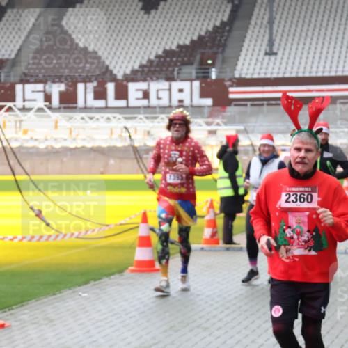 07.12.2025 - St. Pauli X-Mass-Run No. 15 Luisa Fischer http://msf.ph/oto/9383792 07.12.2025 10:55:10 Ziel 5, 2360, 656, 692, 1177, 1393, 1489, 2286, 2328, 2358, 2360, 2832, 3391, 3437 meine-sportfotos.de