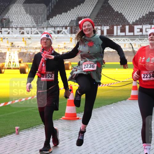07.12.2025 - St. Pauli X-Mass-Run No. 15 Luisa Fischer http://msf.ph/oto/9383805 07.12.2025 11:27:09 Ziel 15, 2852, 2236, 5, 2234, 205, 209, 610, 624, 1080, 1345, 1498, 1501, 1632, 2024, 2026, 2059, 2063, 2066, 2069, 2072, 2074, 2124, 2175, 2176, 2234, 2236, 2237, 2240, 2257, 2260, 2637, 2748, 2749, 2789, 2790, 2813, 2942, 2972, 2979, 3098, 3099, 3217, 3257, 3258, 3260, 3261, 4884 meine-sportfotos.de