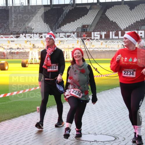 07.12.2025 - St. Pauli X-Mass-Run No. 15 Luisa Fischer http://msf.ph/oto/9383810 07.12.2025 11:27:09 Ziel 15, 2852, 2236, 15, 2234, 2237, 205, 209, 610, 624, 1080, 1345, 1498, 1501, 1632, 2024, 2026, 2059, 2063, 2066, 2069, 2072, 2074, 2124, 2175, 2176, 2234, 2236, 2237, 2240, 2257, 2260, 2637, 2748, 2749, 2789, 2790, 2813, 2942, 2972, 2979, 3098, 3099, 3217, 3257, 3258, 3260, 3261, 4884 meine-sportfotos.de