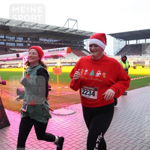 07.12.2025 - St. Pauli X-Mass-Run No. 15 Luisa Fischer http://msf.ph/oto/9383829 07.12.2025 11:27:11 Ziel 36, 15, 2234, 2240, 205, 209, 610, 624, 1080, 1345, 1498, 1501, 1632, 2024, 2026, 2059, 2063, 2066, 2069, 2072, 2074, 2124, 2175, 2176, 2234, 2236, 2237, 2240, 2257, 2260, 2637, 2748, 2749, 2789, 2790, 2813, 2887, 2942, 2972, 2979, 3098, 3099, 3217, 4884 meine-sportfotos.de