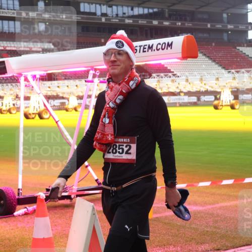 07.12.2025 - St. Pauli X-Mass-Run No. 15 Luisa Fischer http://msf.ph/oto/9383834 07.12.2025 11:27:13 Ziel 15, 2852, 205, 209, 610, 624, 1080, 1498, 1501, 1632, 2024, 2026, 2069, 2072, 2074, 2124, 2175, 2176, 2234, 2236, 2237, 2240, 2257, 2260, 2637, 2748, 2749, 2789, 2790, 2813, 2887, 2942, 2972, 2979, 3098, 3099, 3217, 4884 meine-sportfotos.de