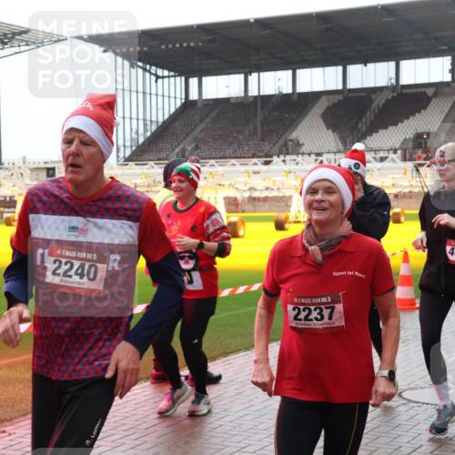 07.12.2025 - St. Pauli X-Mass-Run No. 15 Luisa Fischer http://msf.ph/oto/9383853 07.12.2025 11:27:14 Ziel 5, 2240, 5, 2237, 4884, 205, 209, 610, 624, 1080, 1498, 1632, 2024, 2026, 2072, 2175, 2176, 2234, 2236, 2237, 2240, 2257, 2748, 2749, 2789, 2790, 2813, 2887, 2942, 2972, 2979, 3098, 3099, 3217, 4884 meine-sportfotos.de