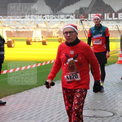 07.12.2025 - St. Pauli X-Mass-Run No. 15 Luisa Fischer http://msf.ph/oto/9383866 07.12.2025 10:13:51 Ziel 15, 1220, 2687, 1126, 80, 88, 970, 1044, 1062, 1126, 1220, 1397, 1699, 1733, 2711, 2712, 2905, 3588, 3589, 4081, 4082, 4083, 4487, 4664 meine-sportfotos.de