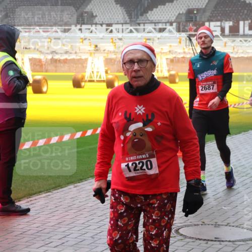 07.12.2025 - St. Pauli X-Mass-Run No. 15 Luisa Fischer http://msf.ph/oto/9383868 07.12.2025 10:13:52 Ziel 15, 1220, 2687, 1126, 88, 970, 1044, 1062, 1126, 1220, 1397, 1699, 1733, 2711, 2712, 2905, 3588, 3589, 4081, 4082, 4083, 4664 meine-sportfotos.de