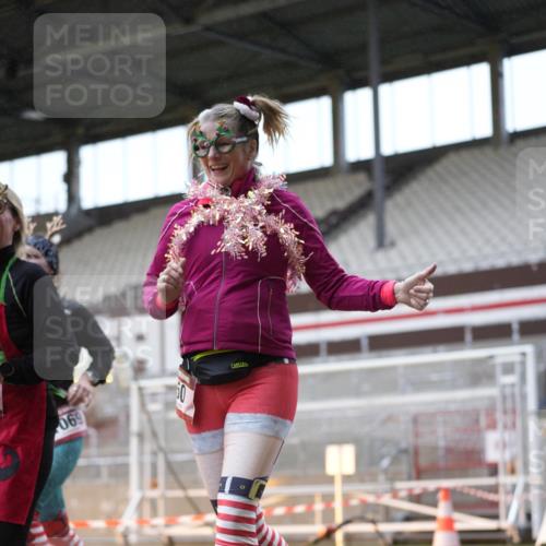 07.12.2025 - St. Pauli X-Mass-Run No. 15 Patografie http://msf.ph/oto/9383872 07.12.2025 10:25:36 Ziel 50, 129, 211, 369, 374, 387, 398, 404, 1069, 2041, 2104, 2149, 2215, 2680, 3742, 3779, 4162, 4164, 4202, 4372, 4373, 4501 meine-sportfotos.de