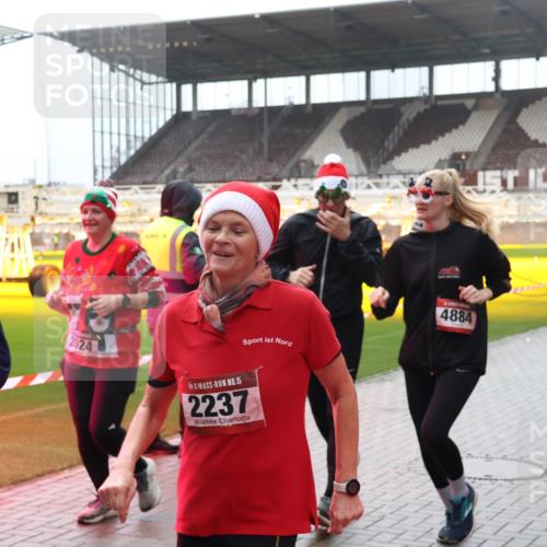07.12.2025 - St. Pauli X-Mass-Run No. 15 Luisa Fischer http://msf.ph/oto/9383874 07.12.2025 11:27:15 Ziel 2024, 15, 2237, 4884, 205, 209, 1080, 1632, 2024, 2026, 2072, 2175, 2176, 2234, 2236, 2237, 2240, 2257, 2748, 2749, 2789, 2790, 2813, 2887, 2942, 2972, 2979, 3098, 3099, 4884 meine-sportfotos.de
