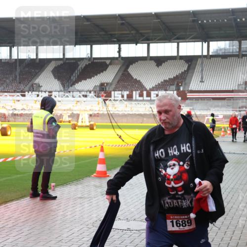07.12.2025 - St. Pauli X-Mass-Run No. 15 Luisa Fischer http://msf.ph/oto/9383878 07.12.2025 10:56:34 Ziel 15, 1689, 951, 955, 1790, 1793, 2170, 2485, 4063, 4146, 4493 meine-sportfotos.de